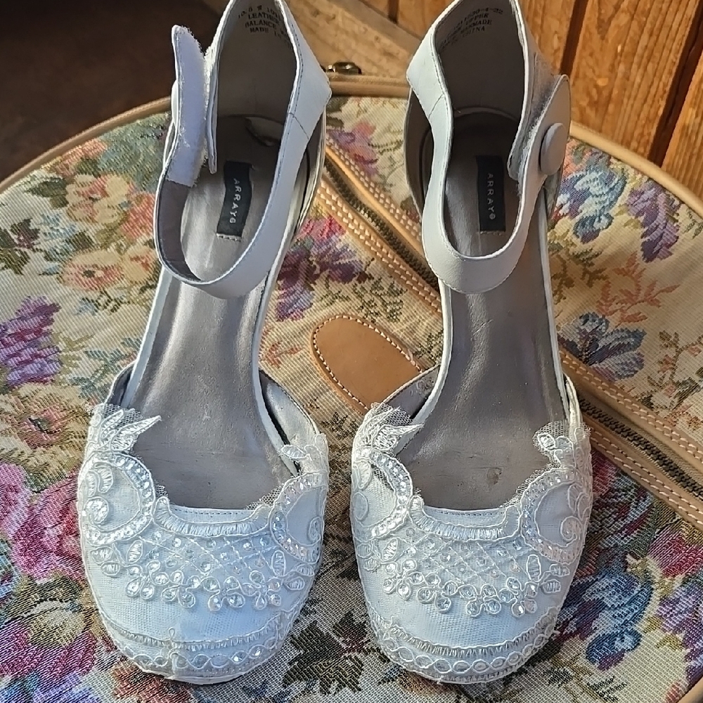 Elegant White Lace Women's Shoes